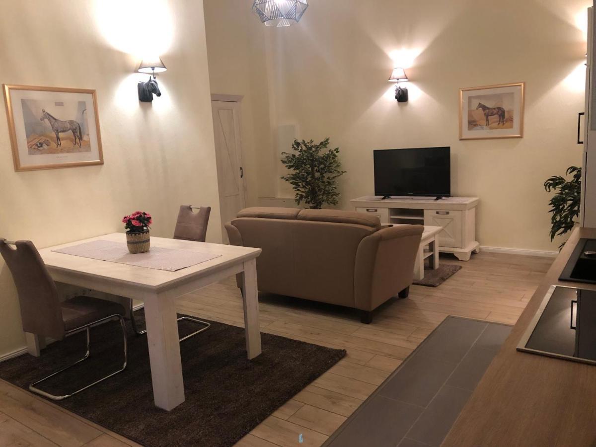 Apartamento Ferienapartments Reitanlage Schenksolz